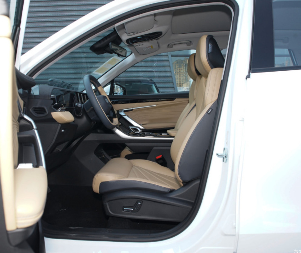 Geely Boyue L 2023 2.0 TD DCT Zungui Model No. 95 gasoline Compact SUV