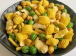 Mixed Nut Snack Crispy Broad Bean Chickpeas Green Peas Pillow Crackers
