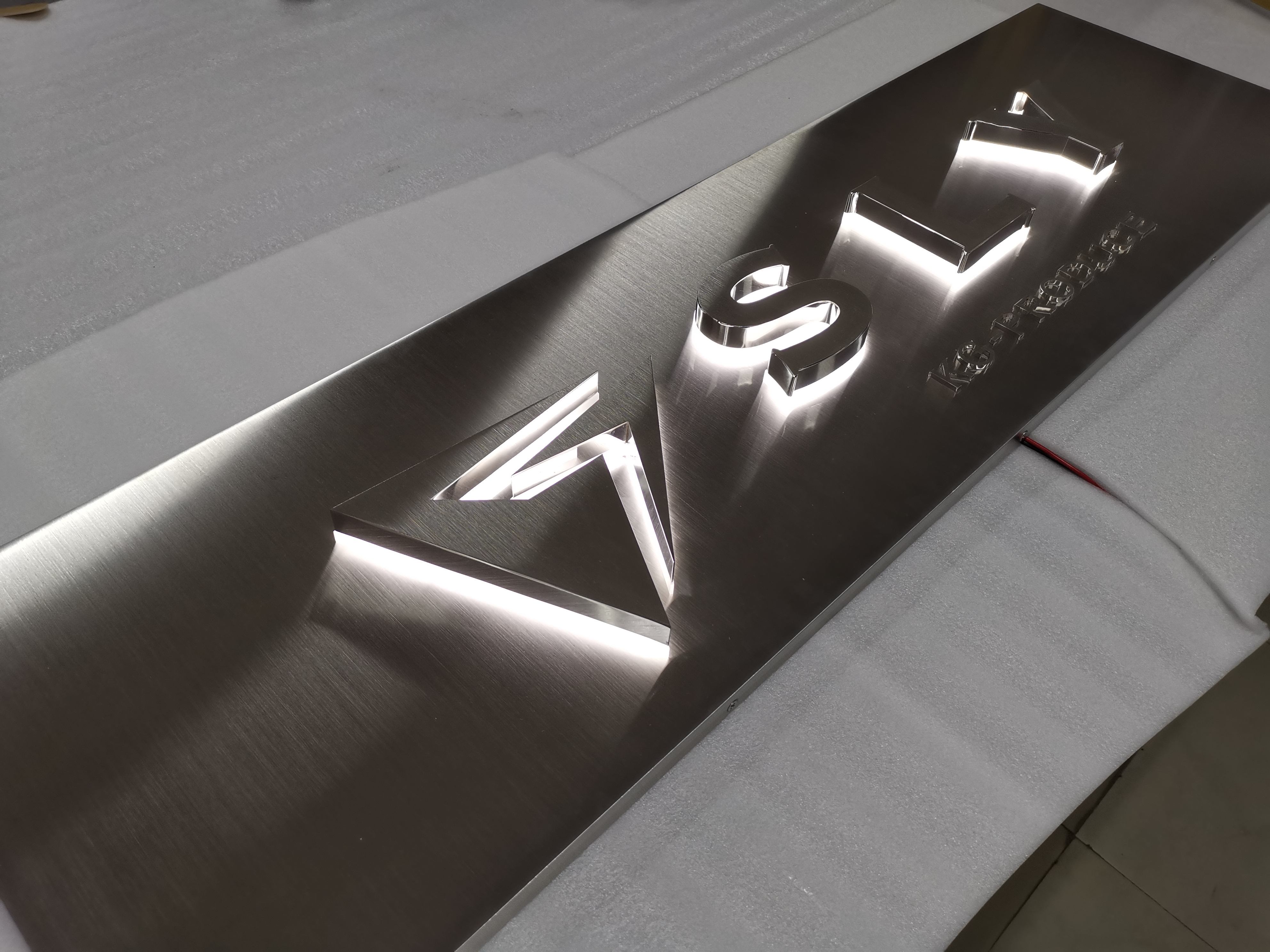 Custom Signs Logo Metal Brand Advertising Gold Metal Wall Decor Business Signs Alphabet Letters 3D Metal Logo