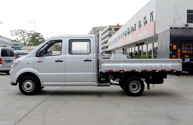 Durable Dongfeng Micro 4x2 Cargo Truck for Construction Materials Transportation