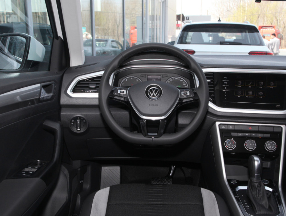 VW T-ROC 2022 280TSI DSG 2WD JINGYING PLUS 1.4T 150HP L4 5 Door 5 Seats SUV