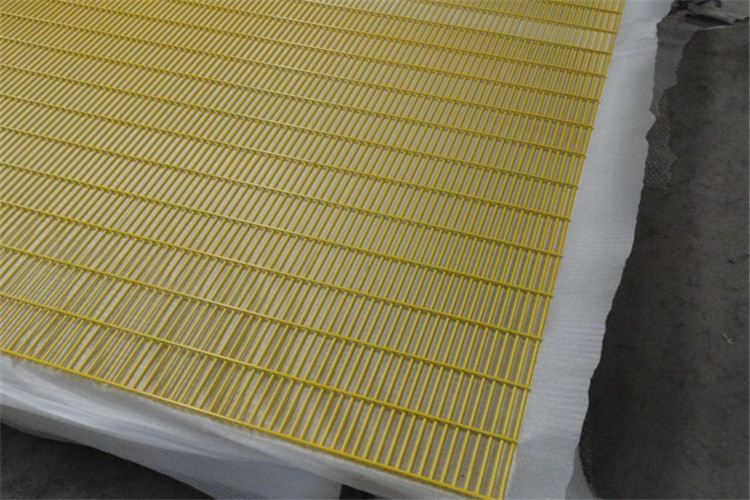 3mm-6mm Curved Welded Wire Fence Triangle Bending Fence Panels