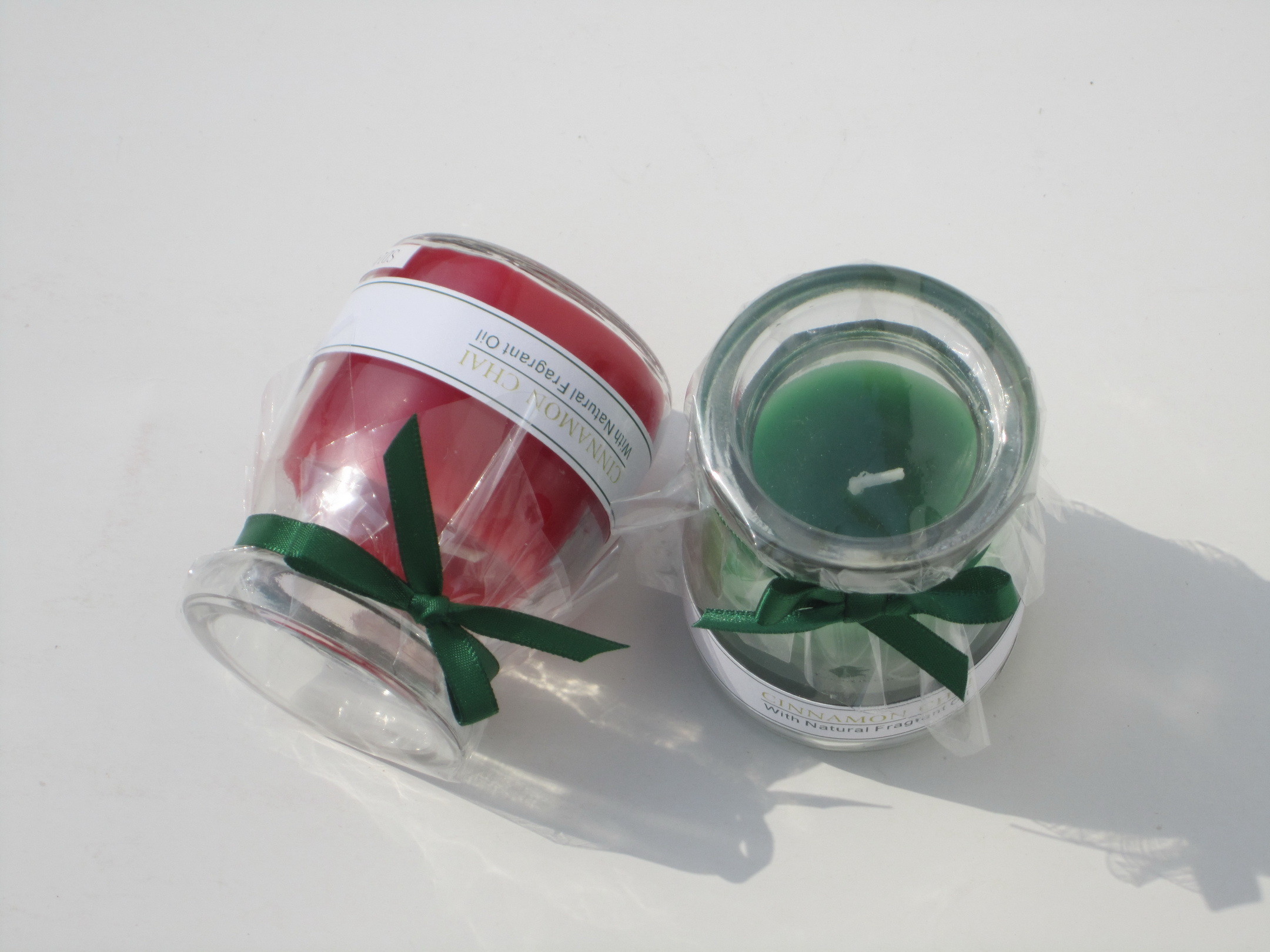 5.2x6.3cm Red & Green scented mini glass candle with printed label and green ribbon decor