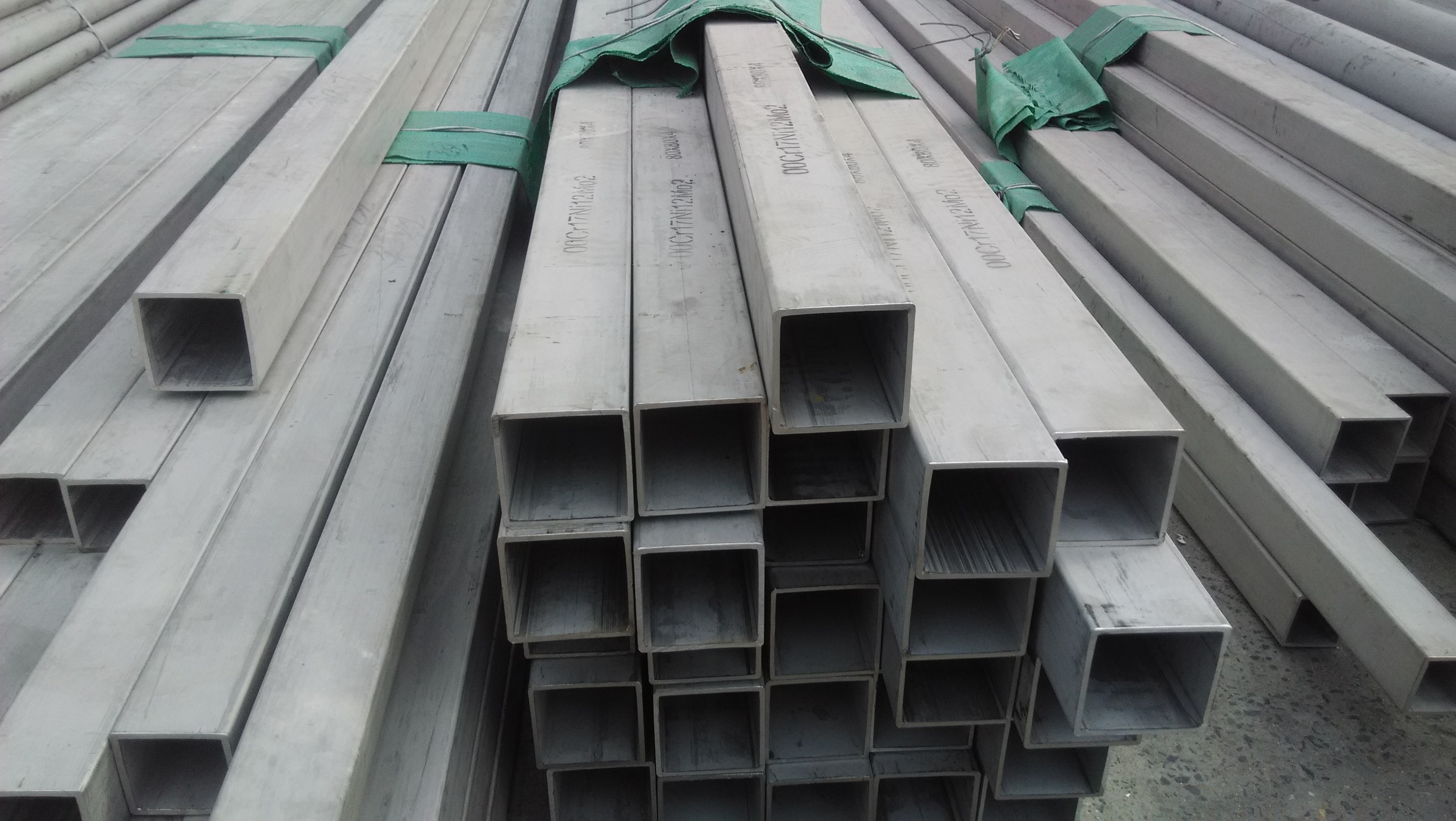 Industrial Stainless Steel Square Tube 0.5-50mm SS301L