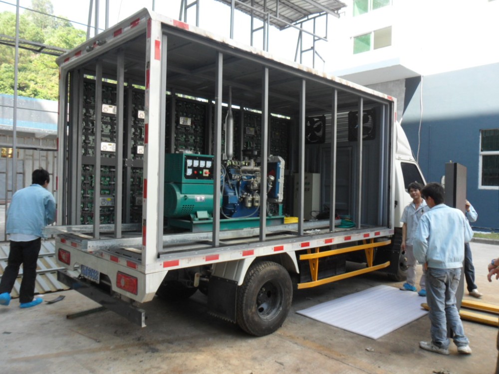 GCL Customized Outdoor Mobile Advertising Truck Van Trailer P6 6500nits Brightness