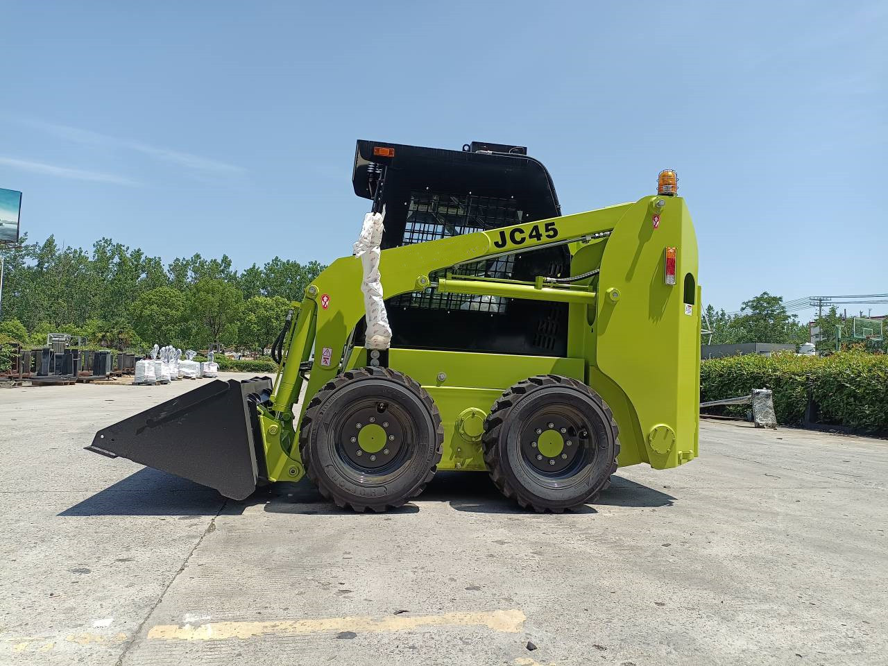 Micro Compact Mini Diesel Skidsteer Loader for Moving Type and 3500 kg Machine Weight