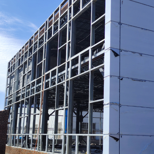 Fireproof Steel Structure Warehouse with Sloping Roof and Customizable Design