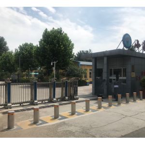 Wholesale Manual Retractable Bollards with Key Lock and Anti-Ramming Resistance from china suppliers