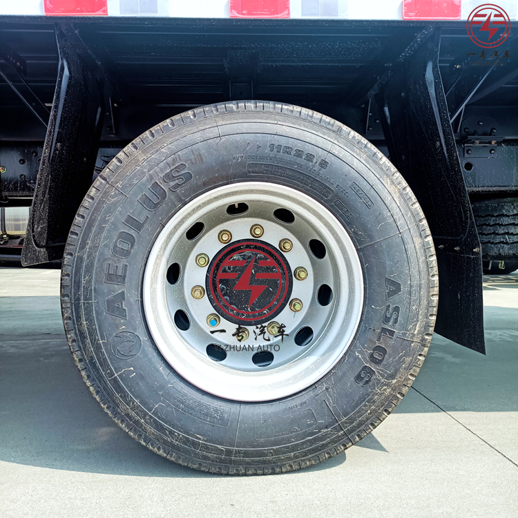 4.2-5.3m Cargo Tank Length Diesel Fuel Type Cargo Truck for Commercial Materials Transport
