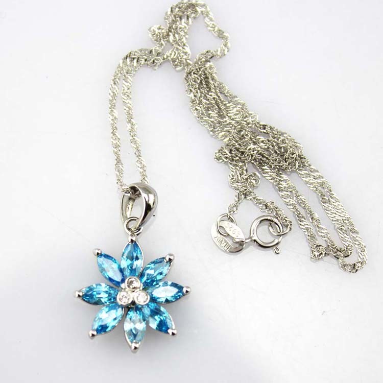 925 Silver Jewelry Blue Topaz Cubic Zircon Flower Pendant (FP022)