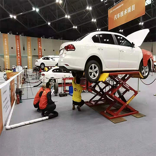 Car Maintenance Super Thin Small Scissors Lift With 4 Cylinders