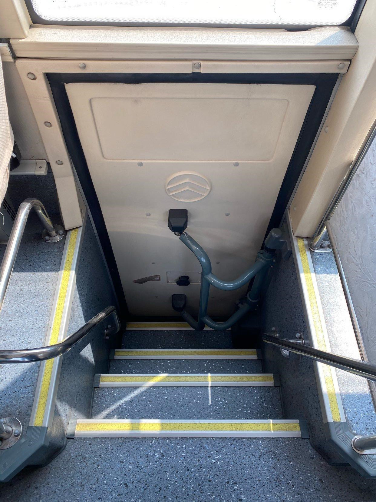Coach Bus XML6103 Golden Dragon Bus 45seats Diesel Passenger Bus two doors