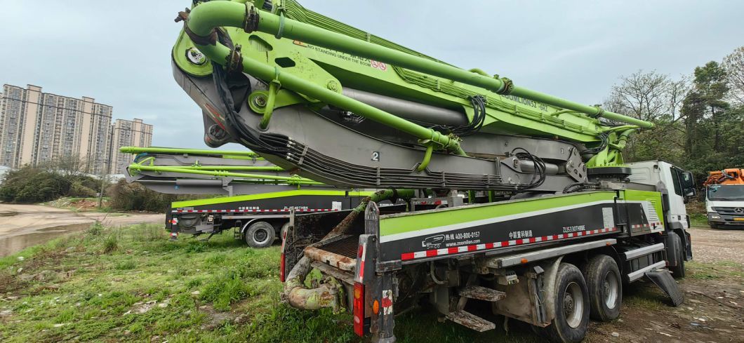 Used Zoomlion Concrete Pump Truck 49 Meters Installed on The Mercedes Benz