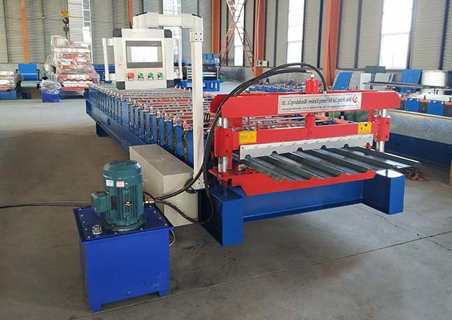 Zinc Plating Colored Steel Profile Roll Forming Machine Speed 20-25 M / Min