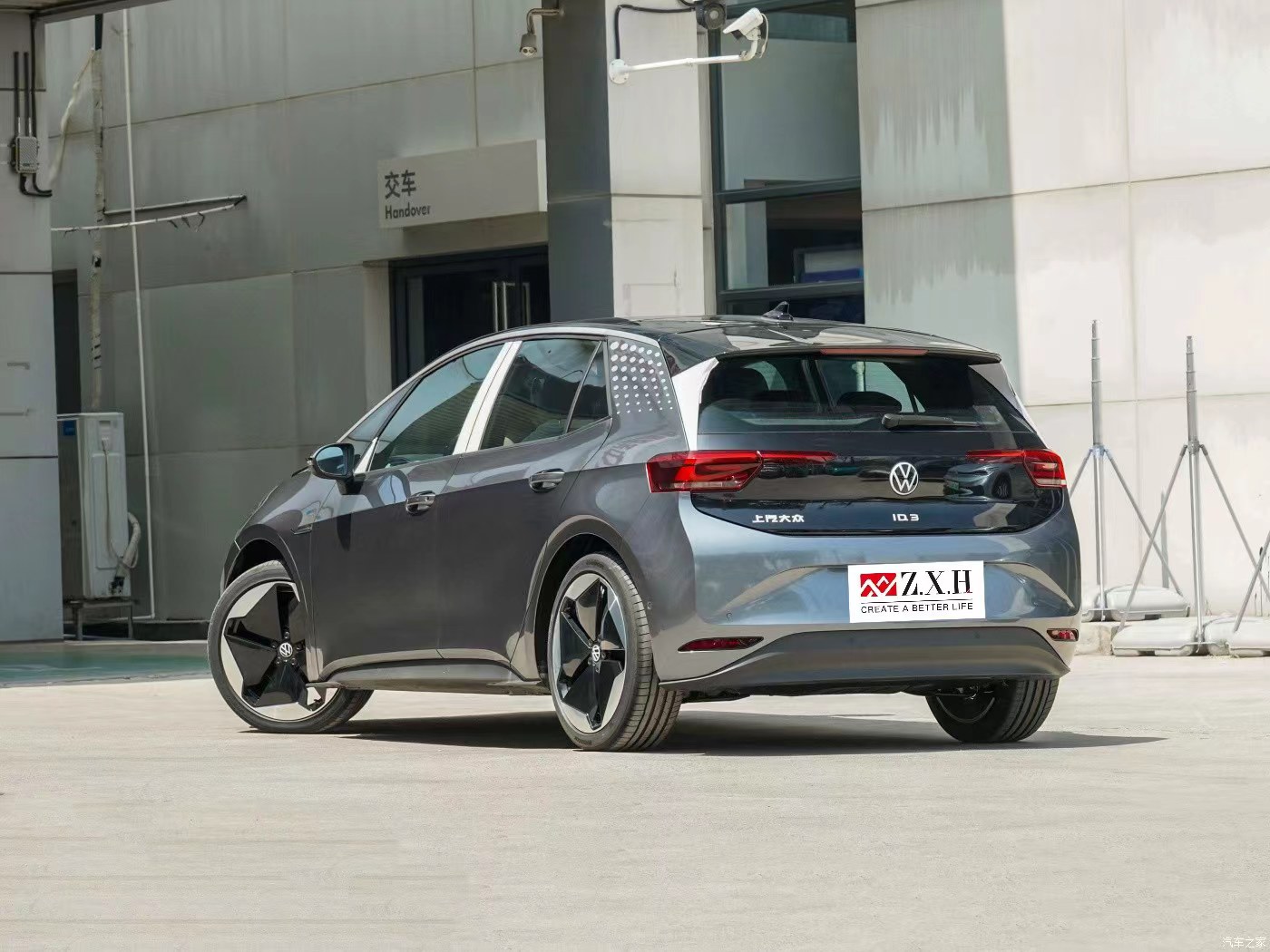 VW ID.3 New energy two-compartment vehicle with five doors and five seats and 450 km range is made in China