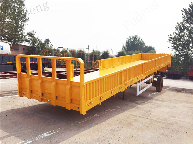 35 Ton Steel Livestock Trailers , 2 / 3 Axle Livestock Trailers Double-Chamber Brake