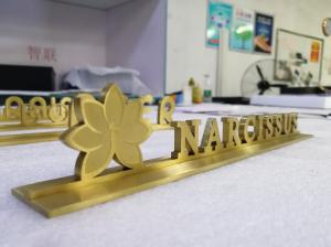 Wholesale Outdoor Wayfinding Event Directional Signage PANTONE / RAL 50000 Hours Lifetime from china suppliers