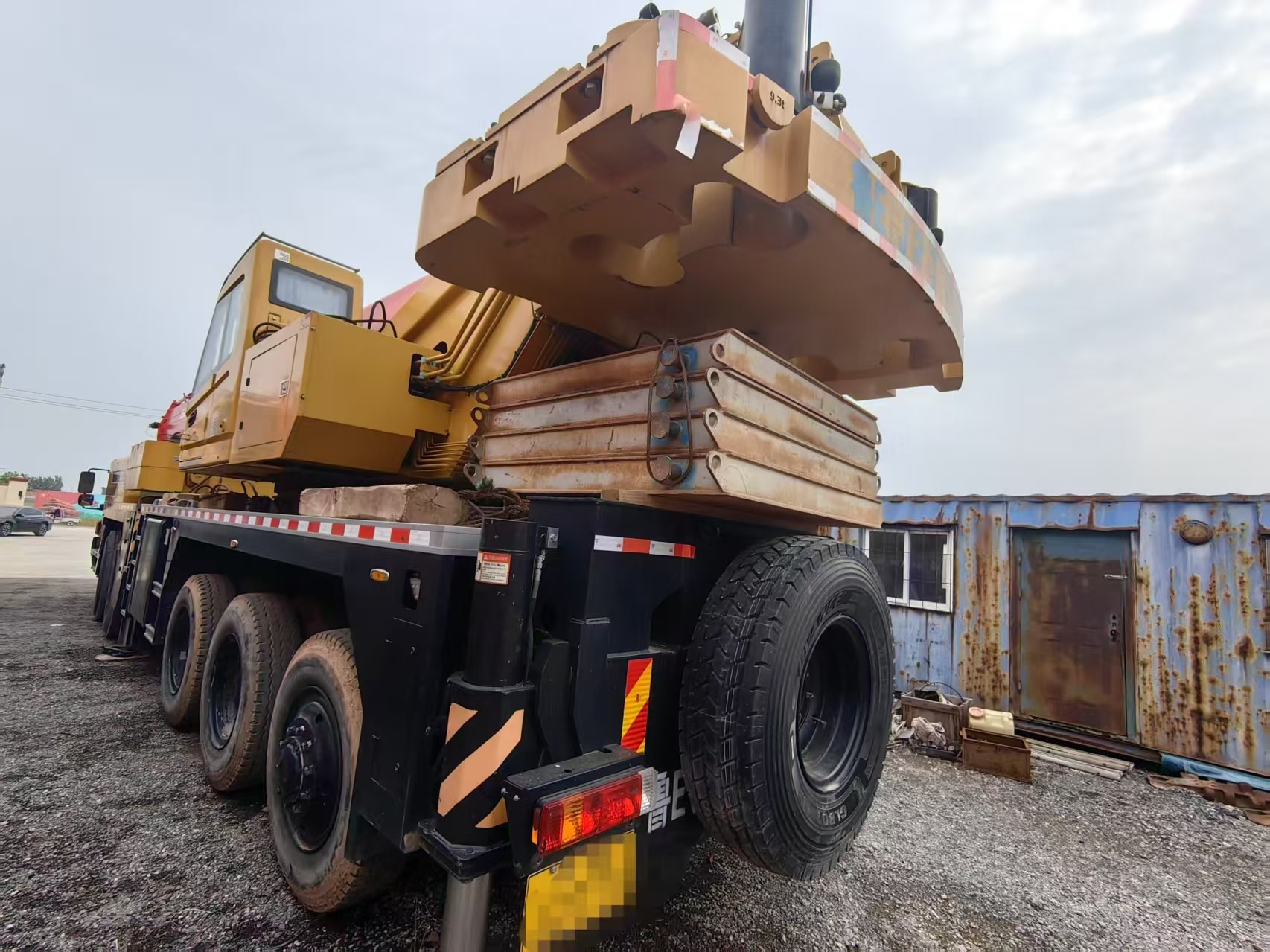 SA Ny Truck Crane 100ton STC1000C7 with 17.5m Jib Length Yellow and Red