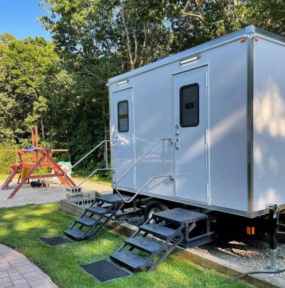 Mobile Toilet Trailer Manufacturer Luxury Portable Restrooms 2 toilets