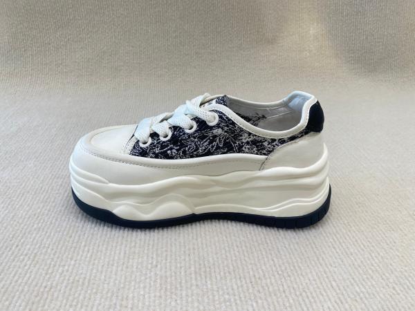 Chinese style embroidery low-top women casual sport lightweight comfortable