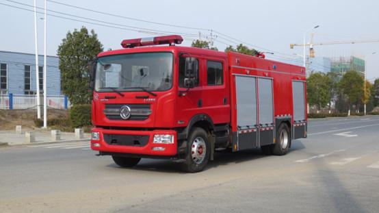 Dongfeng 8200 Liter Water Tank Fire Truck 2WD Rear Drive Diesel 6-Seater 4×2