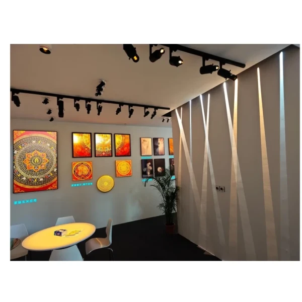 Versatile 2700K-4000K Zoomable Contour Spotlight LED Shapeable Track Light Gobo Projector with Ultra-High Definition for Museumart Gallery