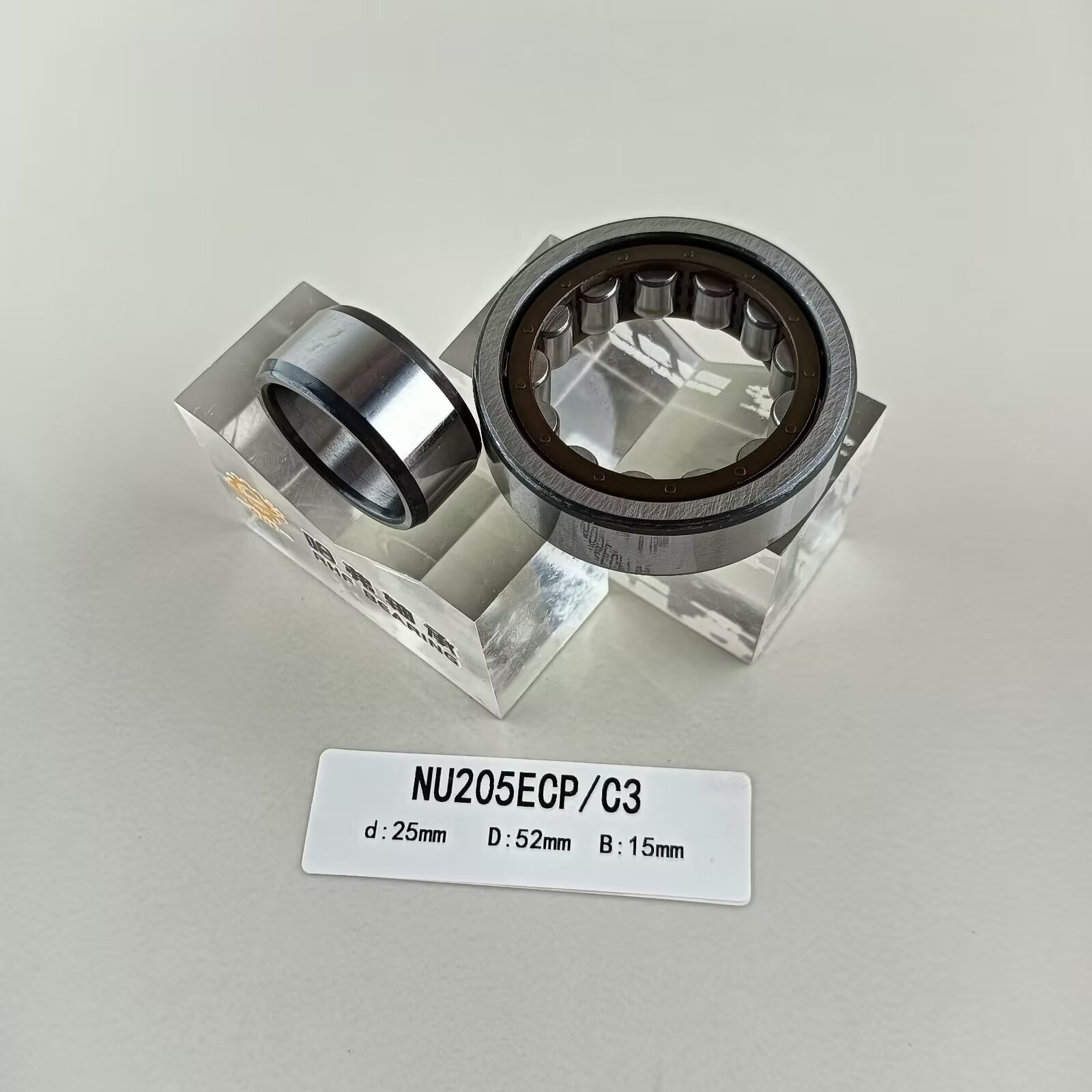 Single Row 25*52*15mm Cylindrical Roller Bearing for Lubricate Grease or Oil Lubricated