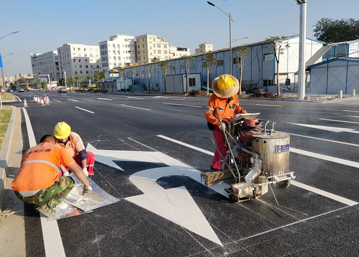Self Propelled Auto Road Line Thermoplastic Road Marking Machine