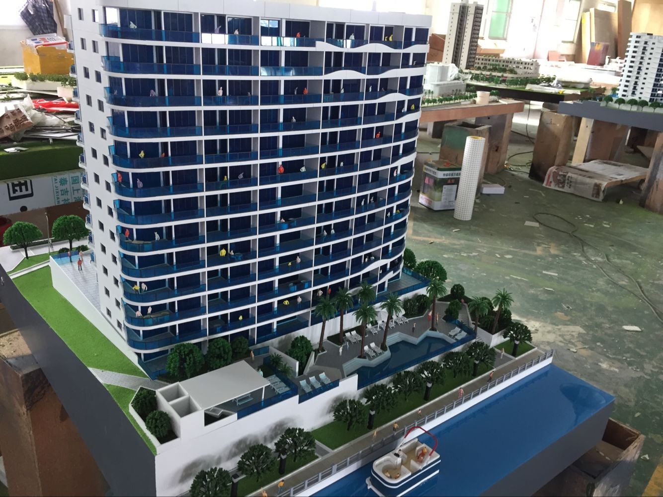 Architecture Model Maker_Residential Model with perfect warm lighting