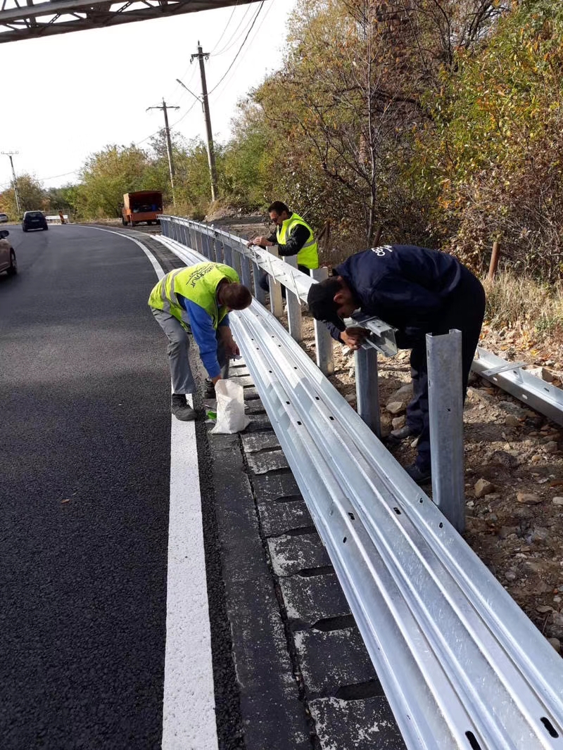 Highway Guardrail Steel Buffer End Galvanized Powder Coated Certified by ISO9001 2000
