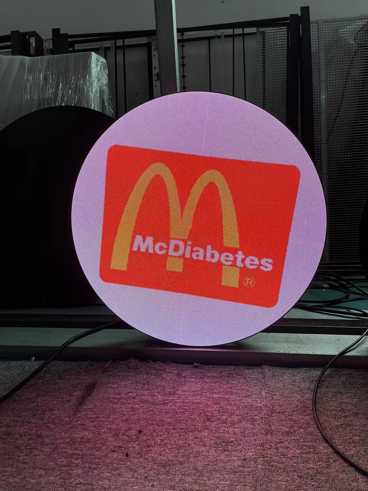 Circle LED Display Anti Glare Design Seamless Splicing Customized Special Shaped
