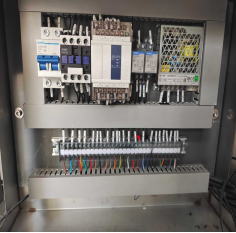 Automatic Bottle Unscrambler with SS304 Frame Material and 1.5 kW Power Consumption for Turntable Driven PET Bottle Sorting
