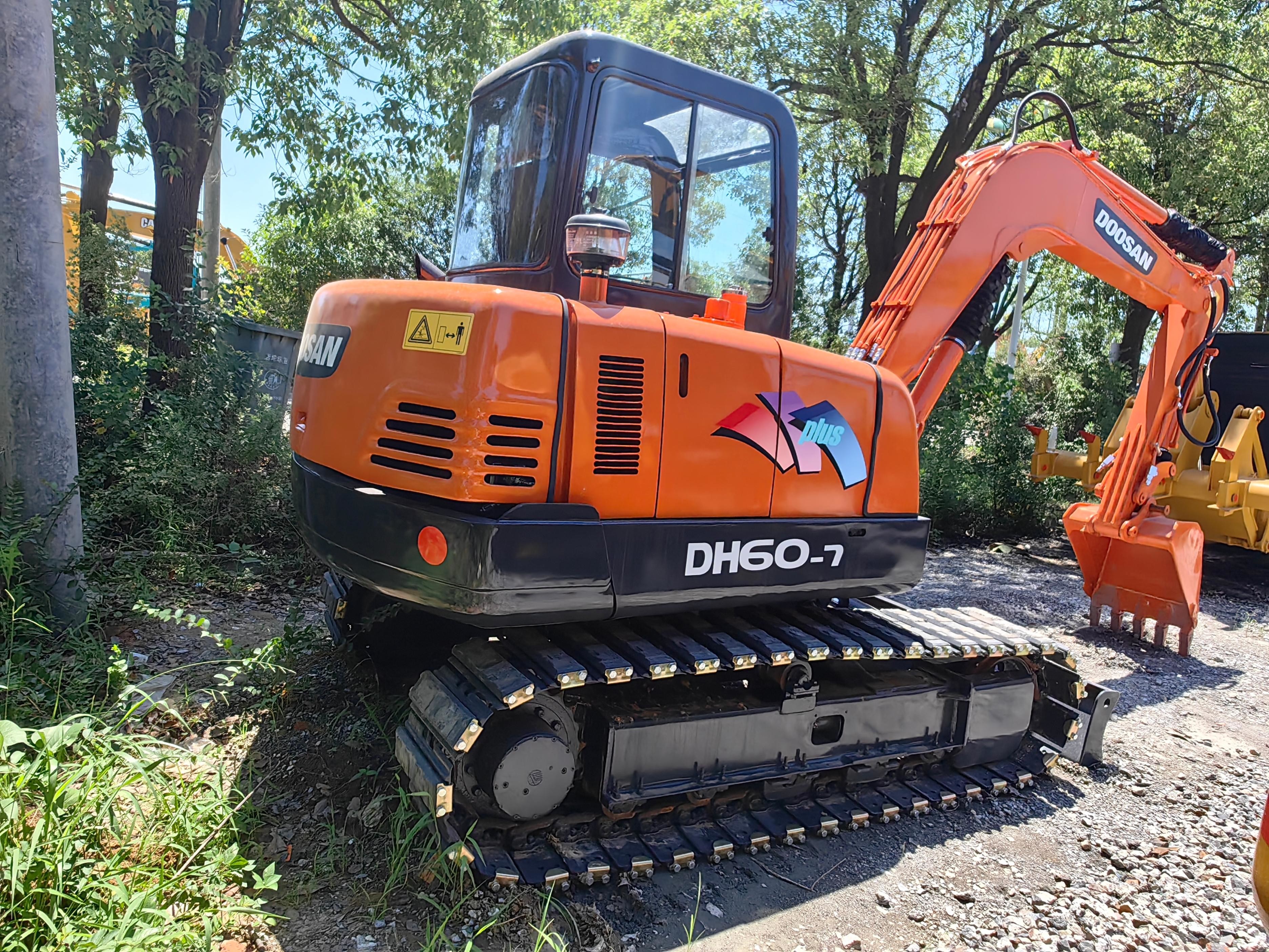 6 Ton Used Doosan DH60 Excavator With 0.2m³ Bucket Capacity