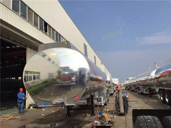 45CBM Stainless Steel Tanker Trailers , Water Tanker Truck 28 Ton Landing Gear
