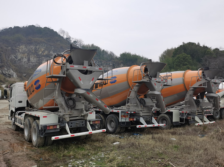 Sinotruck Howo Used Concrete Mixer Truck