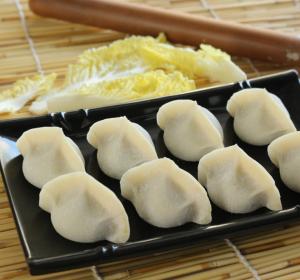 China Tasty Different Flavor Frozen Processed Food , Frozen Chinese Dumplings Jiaozi on sale