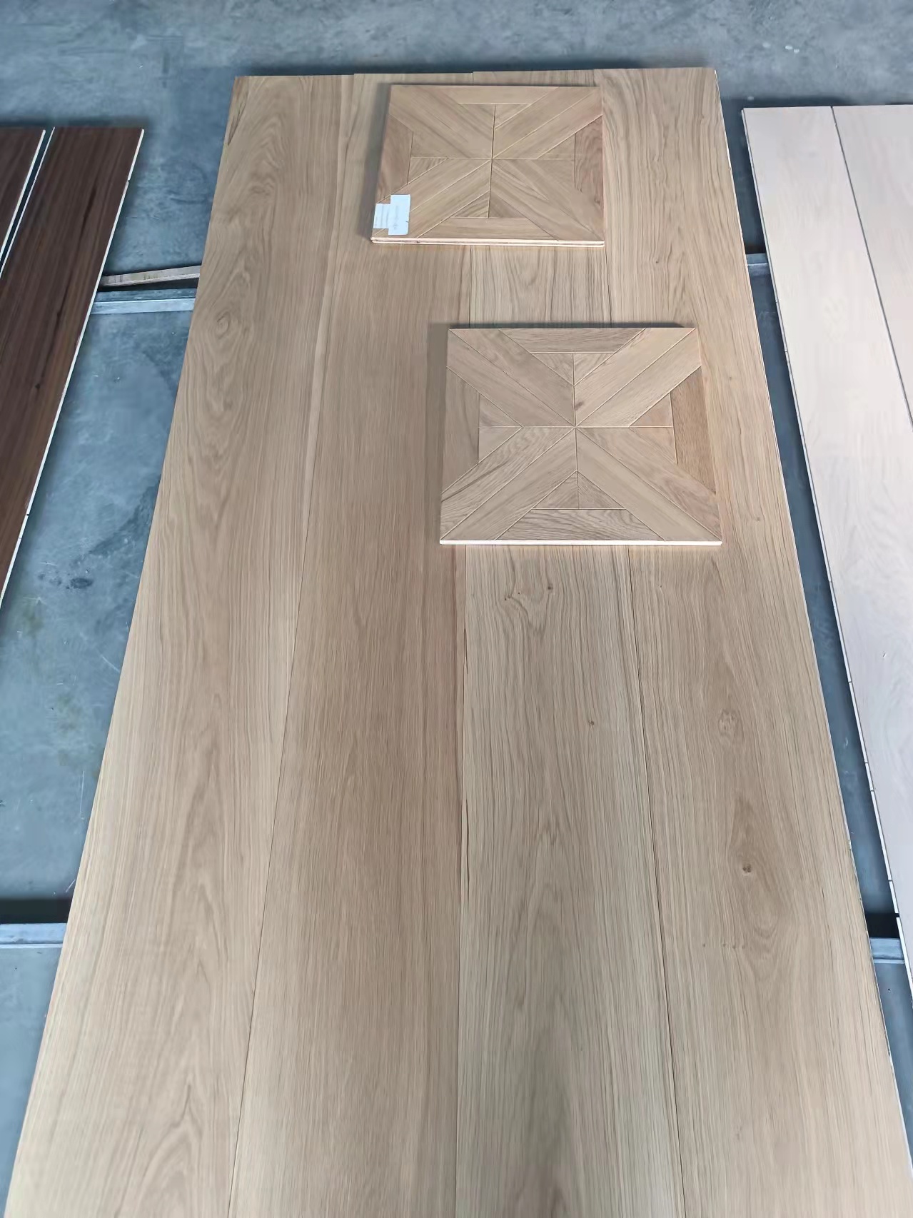 Engineered Wood Floor Parkett Boden Finish Modern Design Style 18mm Hardwood Flooring