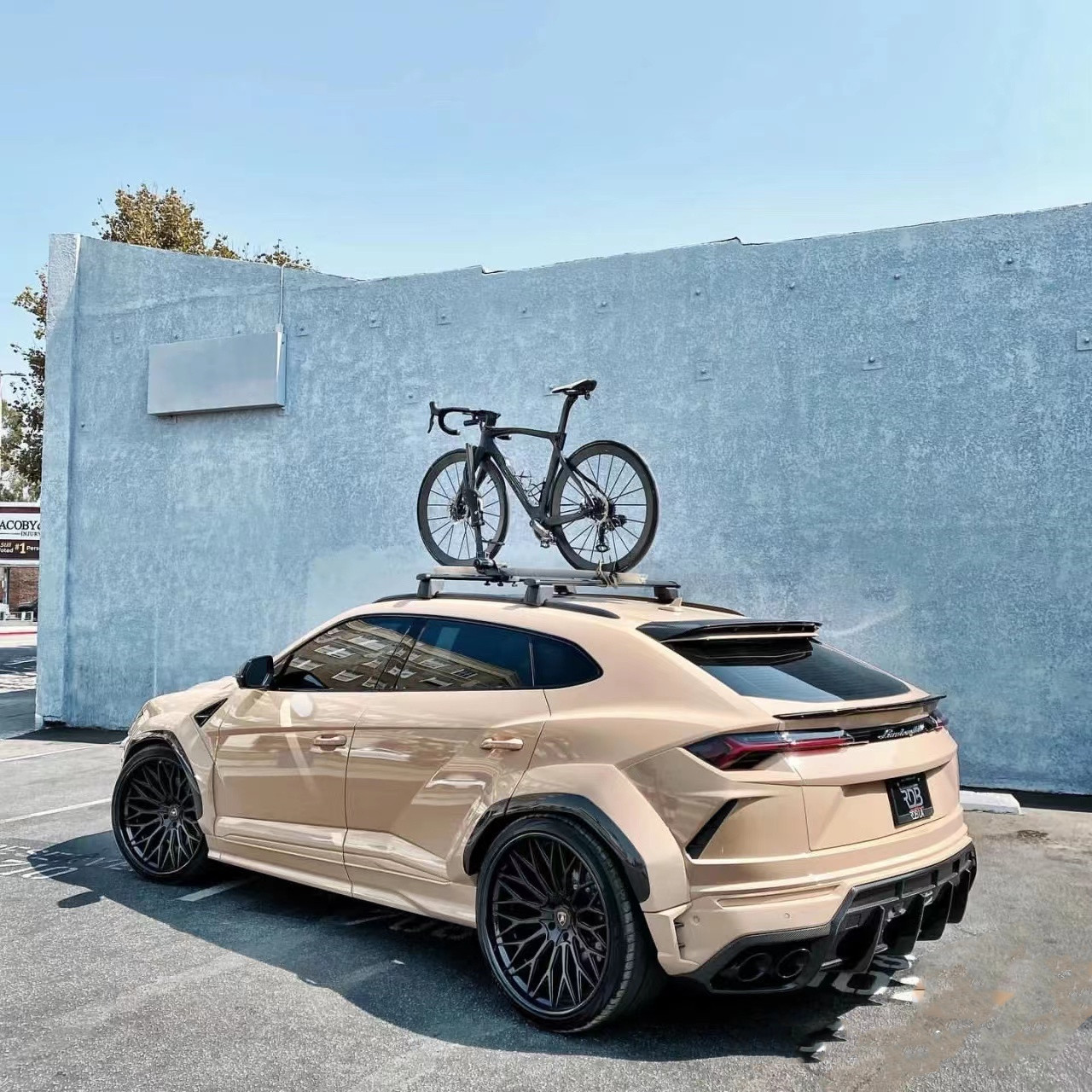 1016 Style Wide Body Kit for Lamborghini Urus Carbon Fiber Body Kit Urus Carbon Fiber Front Lip Diffuser Spoiler Hood Wide-body