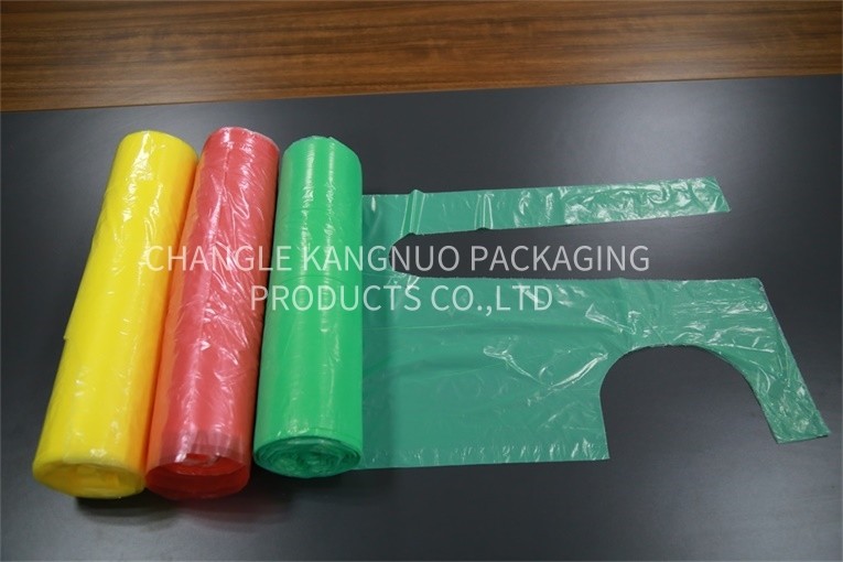 Durable Disposable Medical Aprons Yellow LDPE Aprons Waterproof Long Life