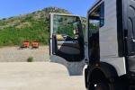 6000kgs Medium Size Cargo Van 3 Passengers 6 Ton Cargo Box Truck 440hp