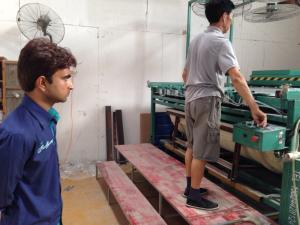 Wholesale acrylic bathtub making skills training--customer from India from china suppliers