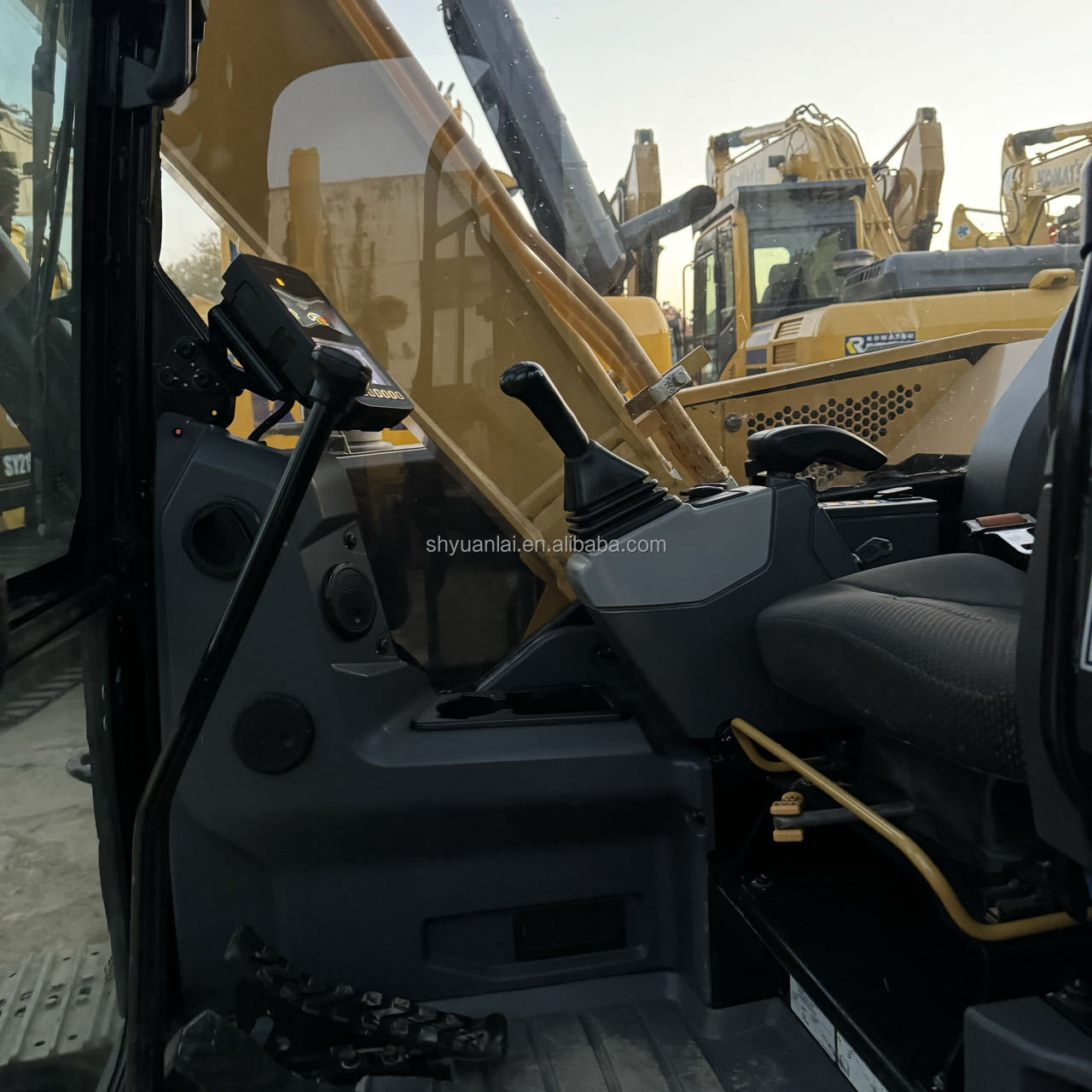 Energy-Saving Cat 307.5 Excavator Original Affordable for Crushing Used Hand Excavators