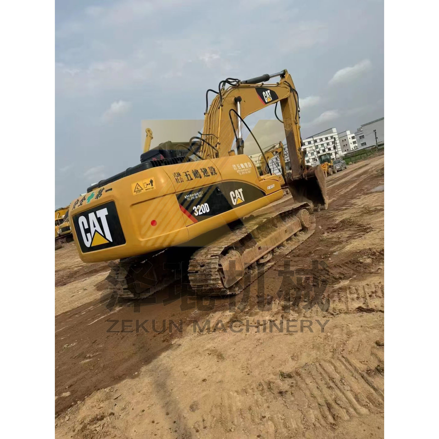 Used Cat 320D Excavator in Japan with 20000 KG Machine Weight in Good Condition