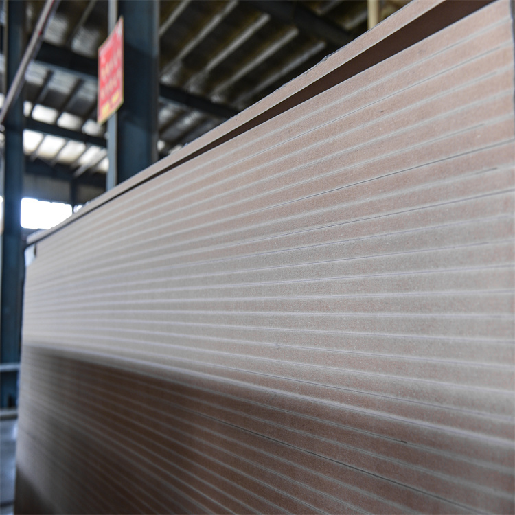 Indoor E0 Red MDF Board 18mm Fire Retardant MDF With HPL Laminate