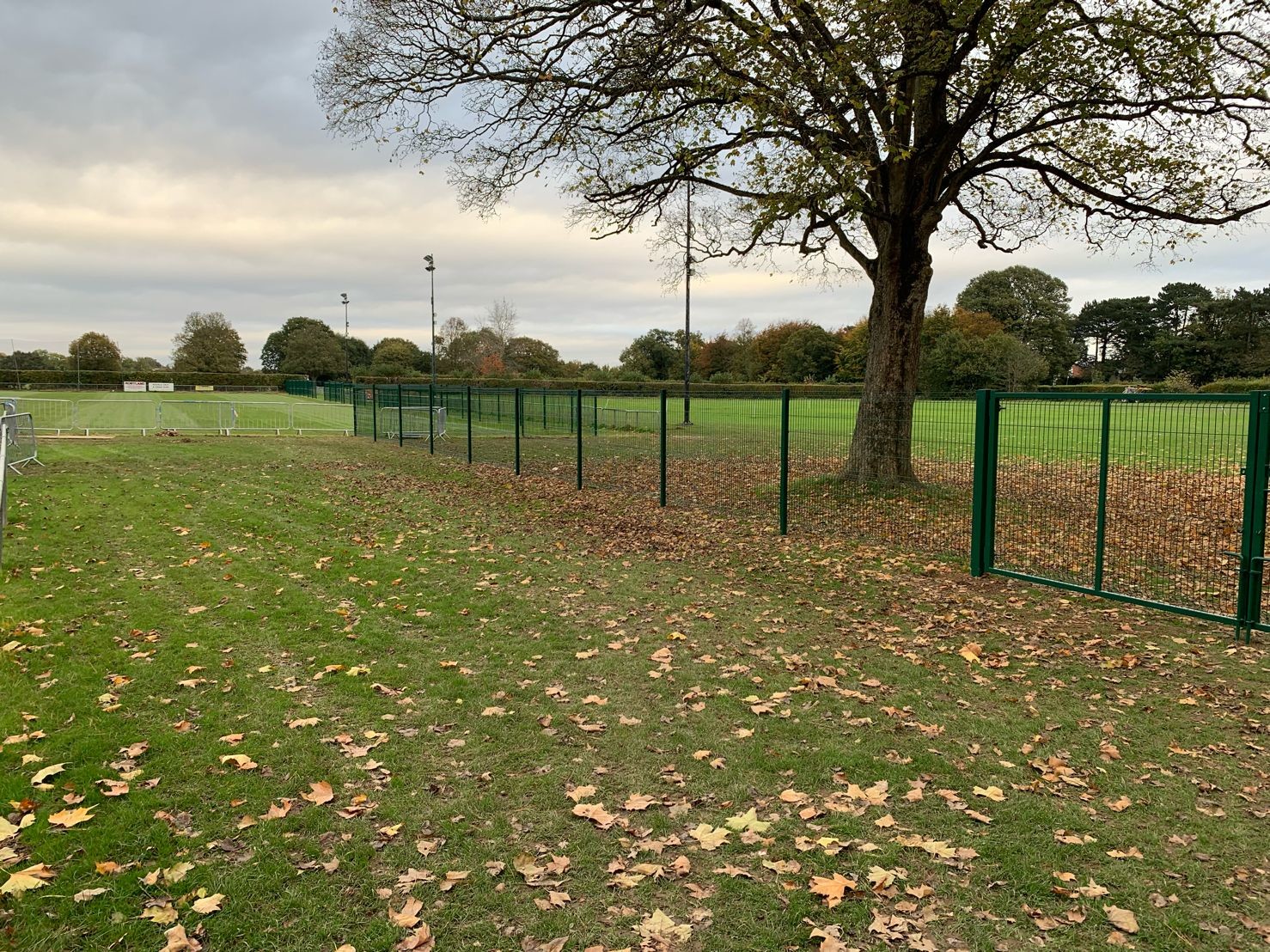 Residential Perimeter 4.5mm V Mesh Fencing 2.5m High