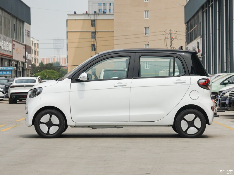 Promotional High Quality Cheap mini ev car made in china Sale Low Cost Tiger FEV Ucars used electric car