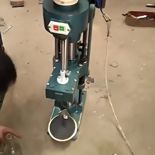 0.75KW Semi Auto Capping Machine 1200BPH - 1500BPH Semi Automatic Corker