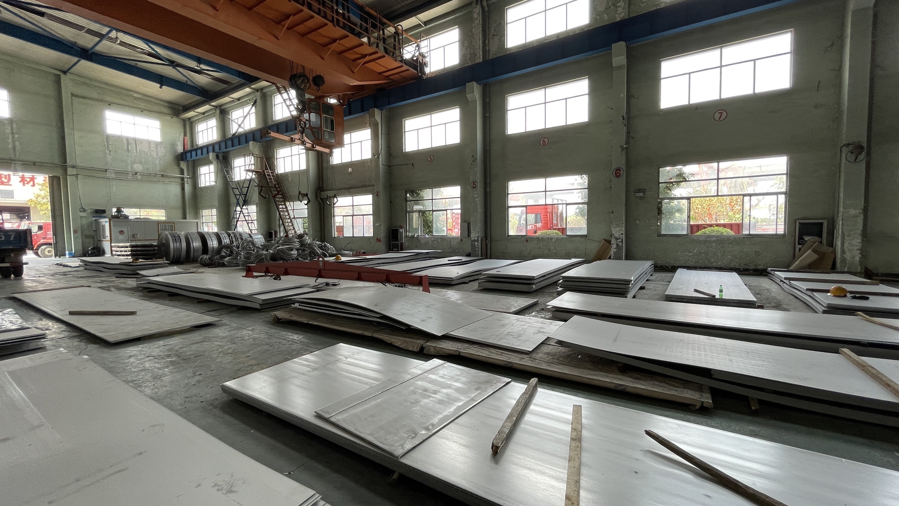 BS Hairline Stainless Steel Sheet 309S 410 420 Stainless Steel Perforated Sheet