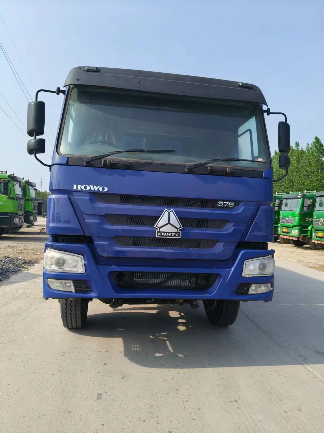 8X4 HOWO Tipper Dark Blue Euro3 Sands Transport Heavy Duty Dump Truck for Urban Construction