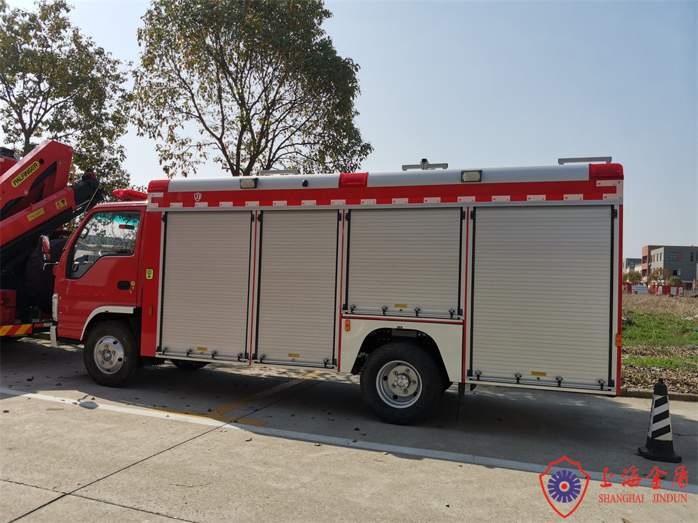 2900 Horsepower Water Tanker Fire Fighting Trucks 4 × 2 Chassis